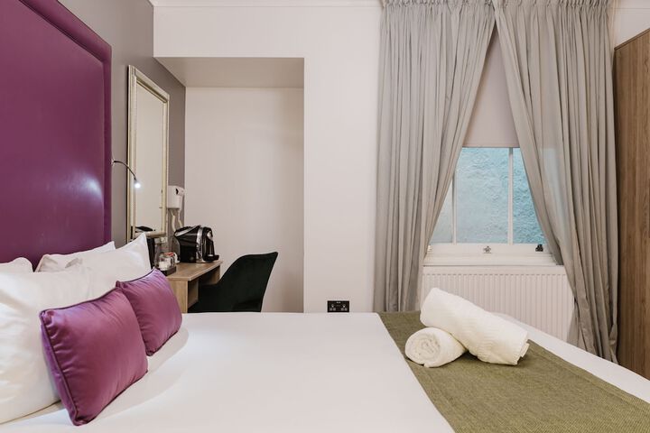 Room 30 of 165