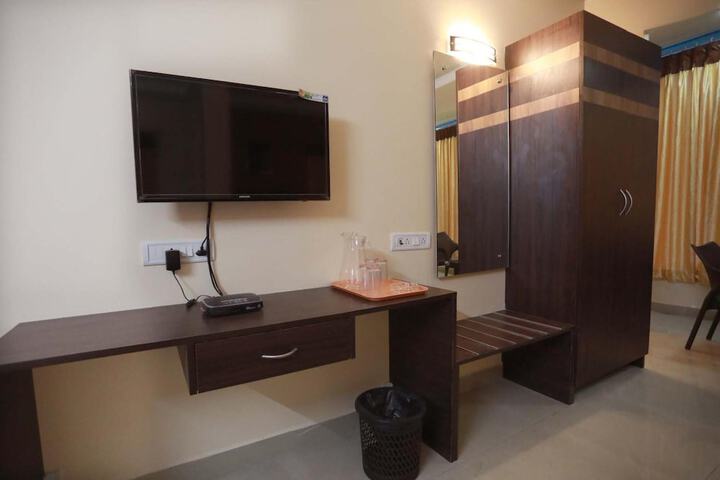 Room 27 of 50