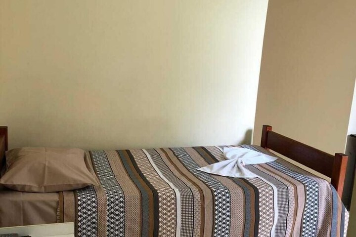 Room 5 of 12