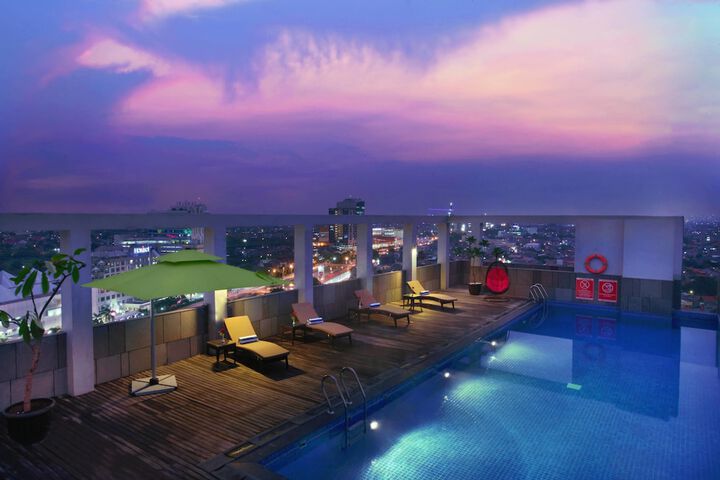 Hotel with Pool