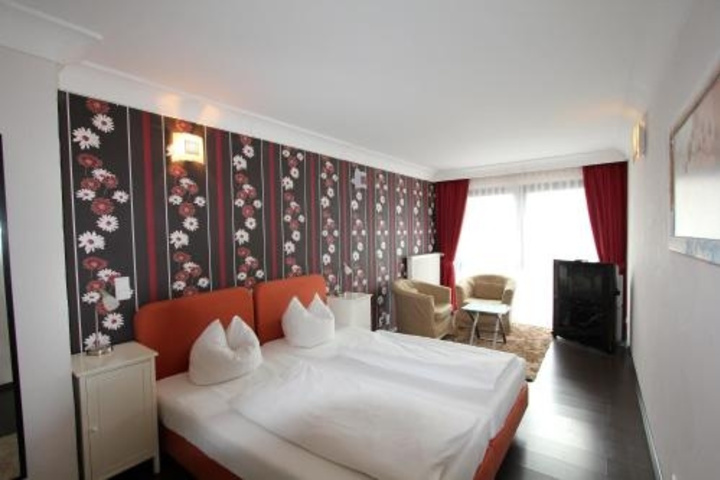 Room 3 of 7