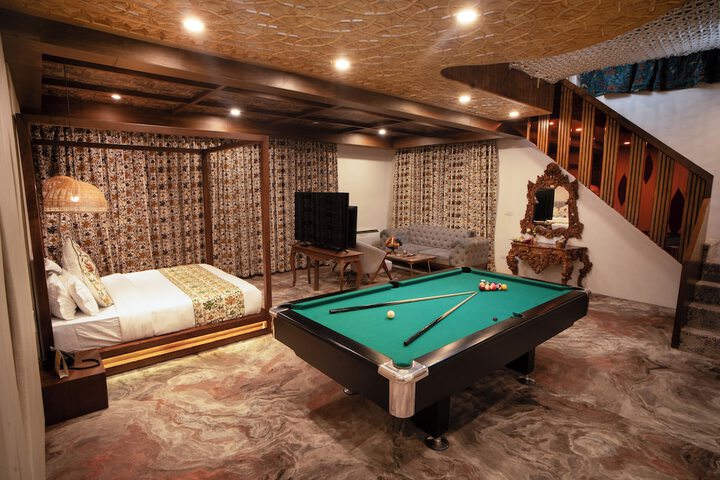 Room 12 of 35
