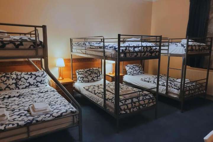 Room 11 of 18