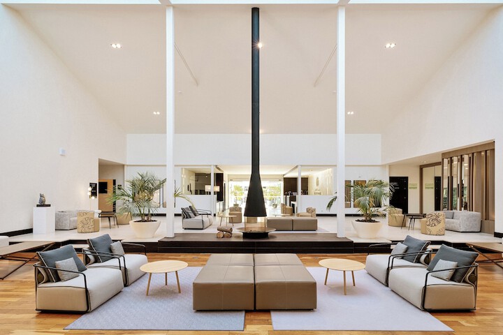 Guest Lobby