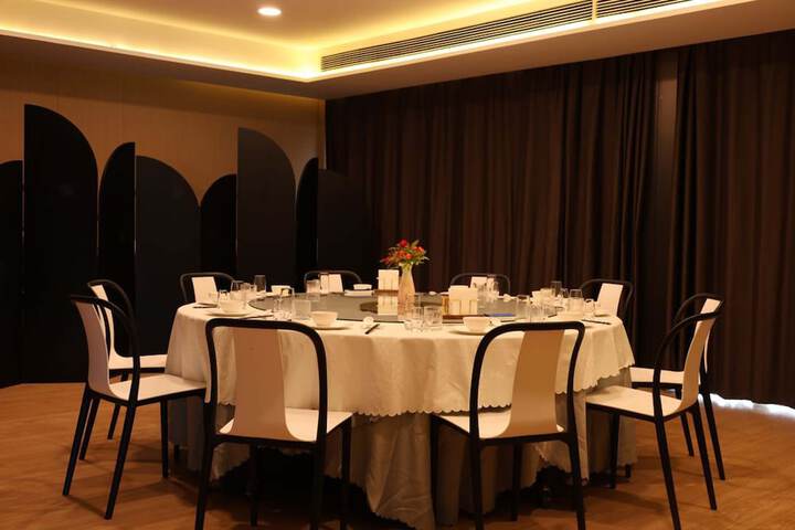 Dining 125 of 176