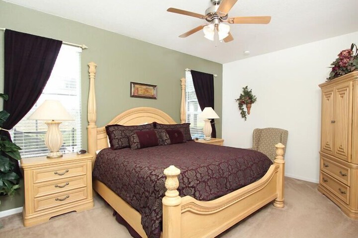 Room 6 of 25