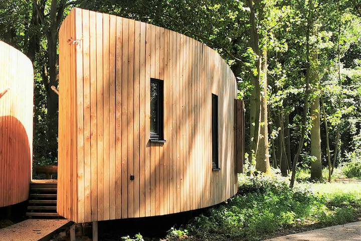 Eco Luxe Loft Lodge in the Heart of Nature for 2 People by the Lake 4 in Antoing
