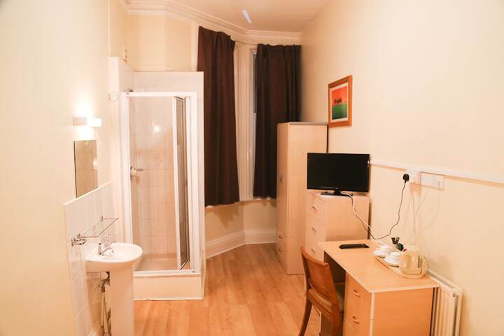 Room 7 of 45