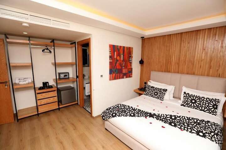 Room 57 of 84