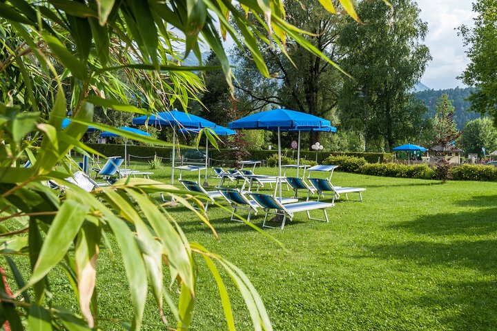 Sundeck 38 of 55