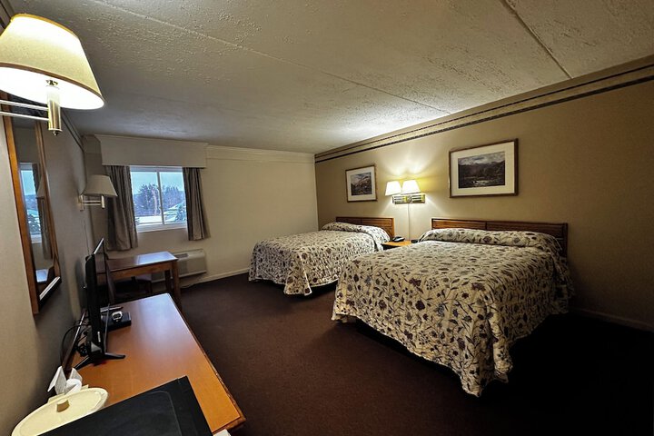 Room 2 of 28