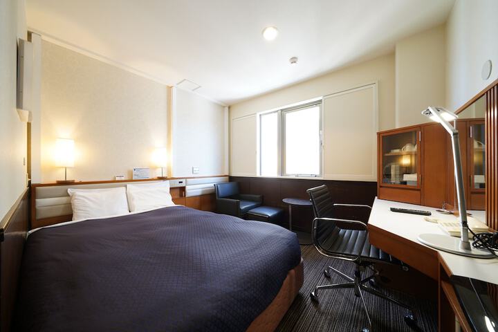 Room 11 of 43
