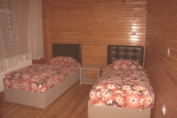 Room 9 of 11