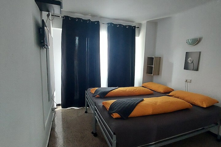Room 6 of 41