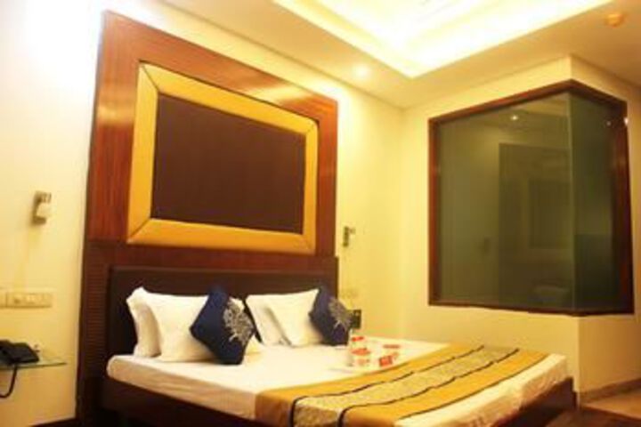 Room 13 of 15