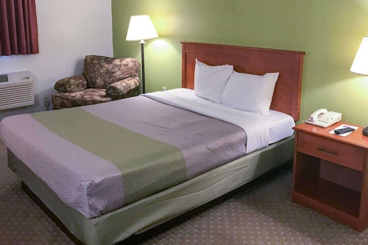 Room 5 of 25
