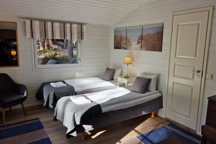 Room 14 of 76