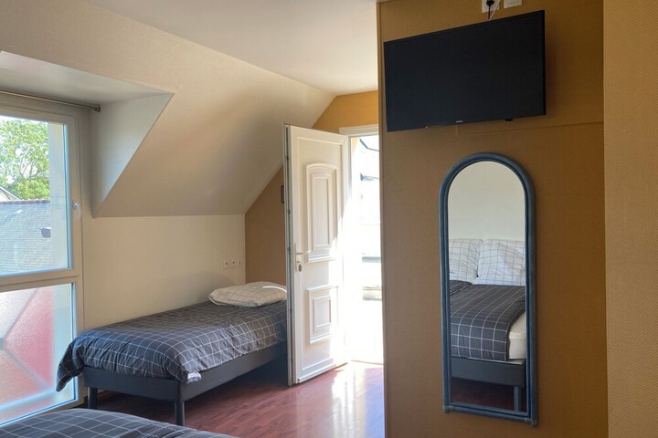 Room 8 of 64