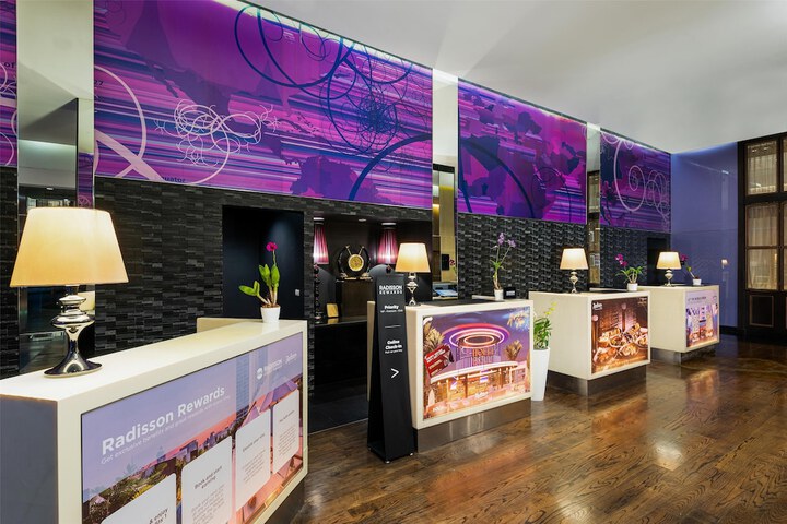 Entrance & Lobby