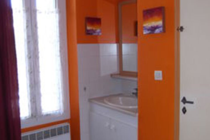 Room 3 of 7