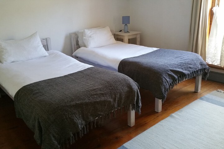 Room 5 of 18