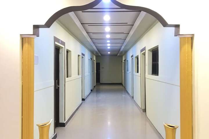 Ballroom/Hall 13 of 16
