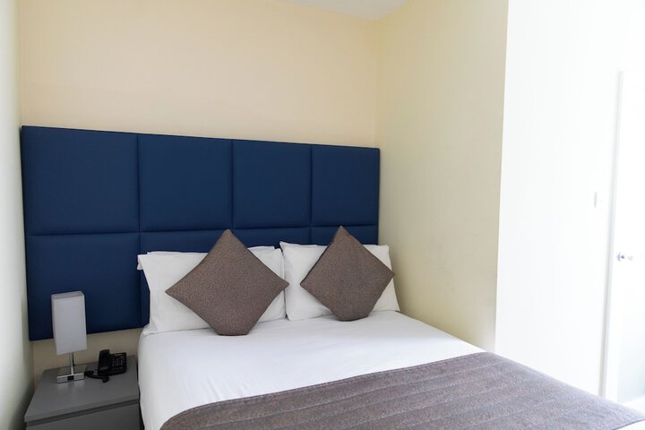 Room 25 of 120