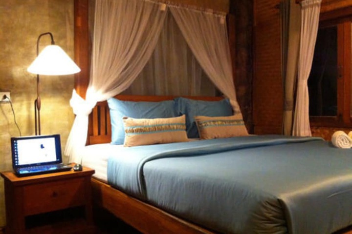 Room 10 of 72