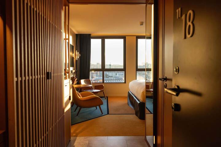 Room 46 of 168