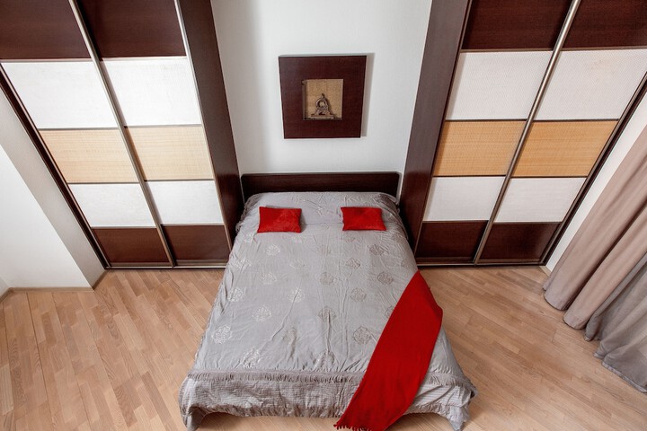 Room 4 of 171