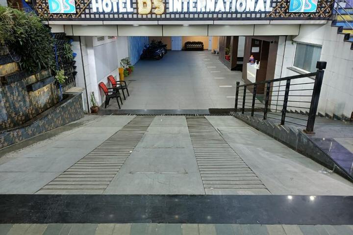 HOTEL DS INTERNATIONAL
