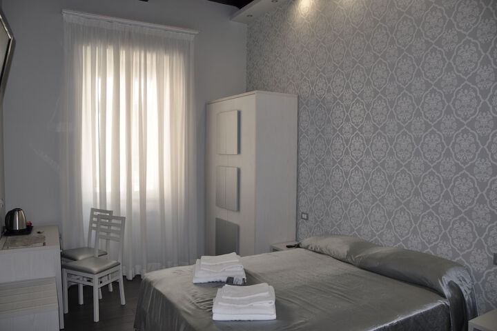 Room 7 of 26