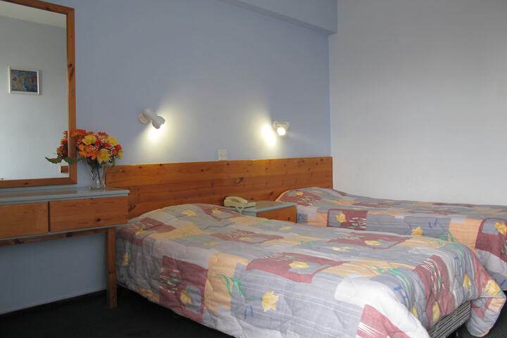 Room 6 of 25