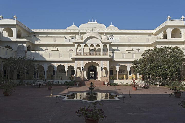Hotel Exterior 70 of 110