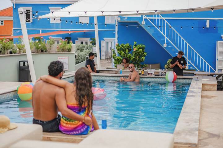 Pool 40 of 82