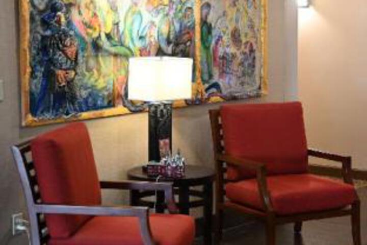 Lounge 6 of 20