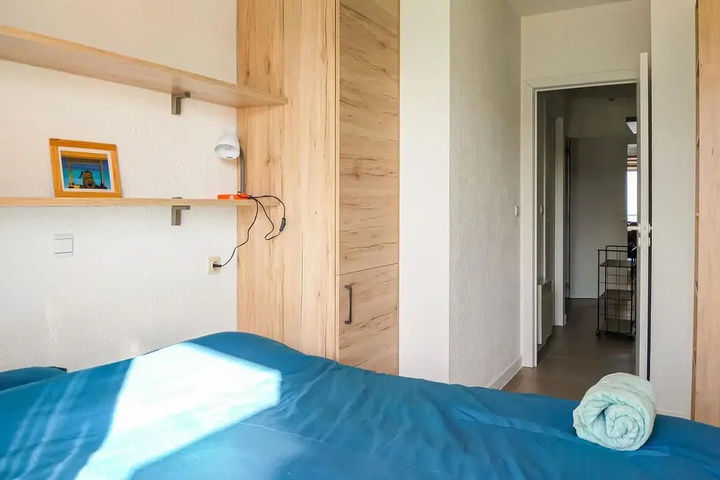 Room 5 of 18