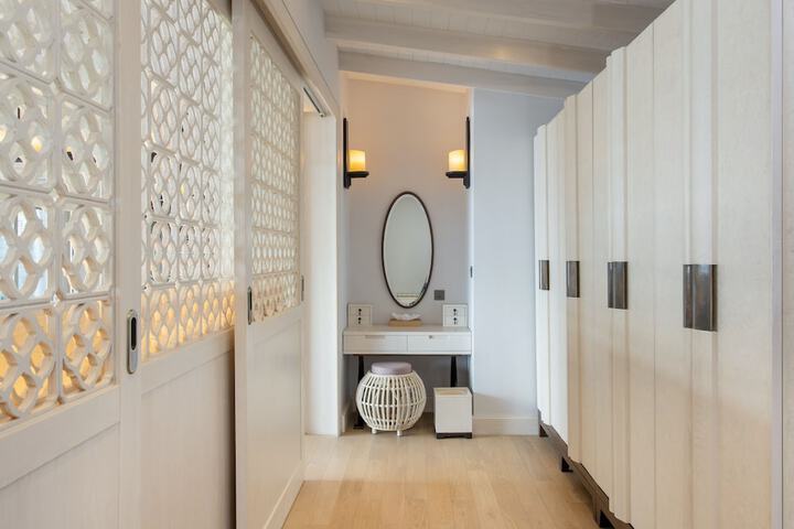 Room 28 of 125