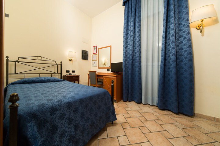 Room 50 of 120