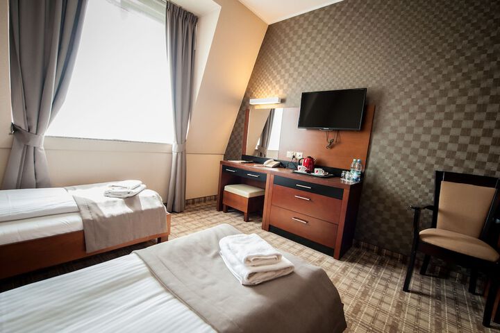 Room 8 of 39