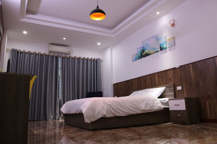 Room 9 of 30