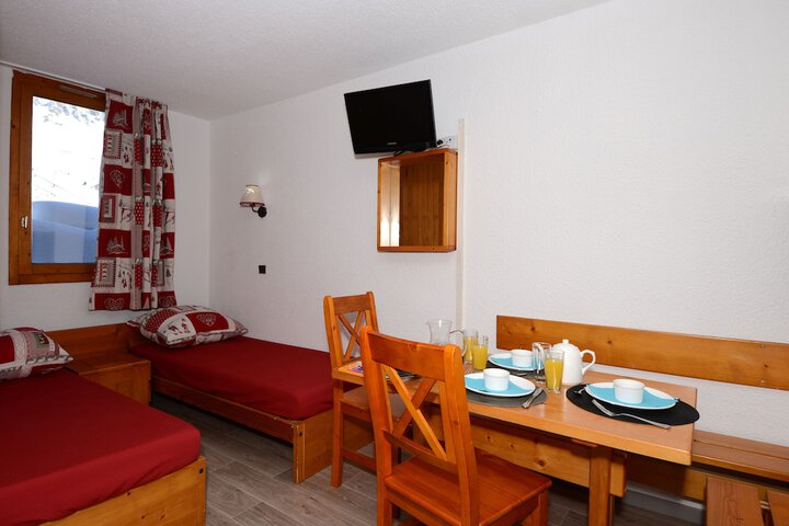 Room 6 of 34
