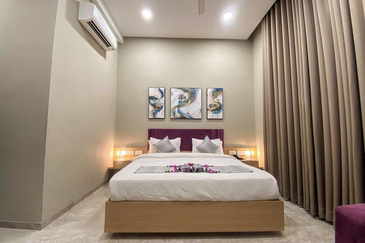 Room 5 of 86