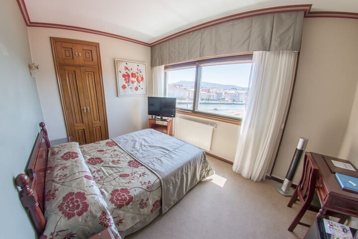 Room 10 of 43