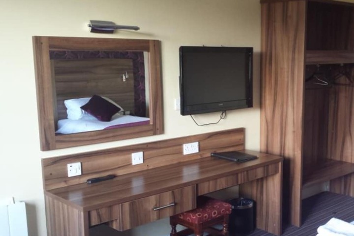Room 18 of 32