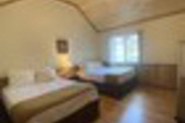 Room 41 of 342