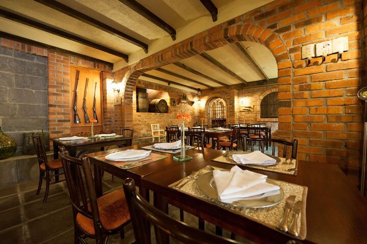 Dining 47 of 69