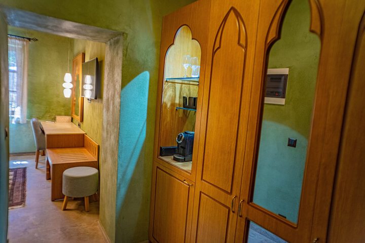 Room 6 of 51