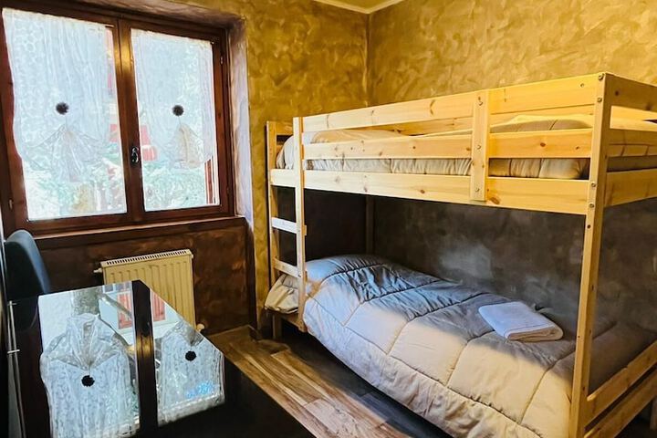 Room 17 of 35