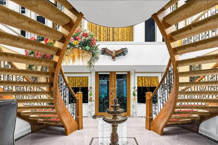 Hotel Interior 97 of 109